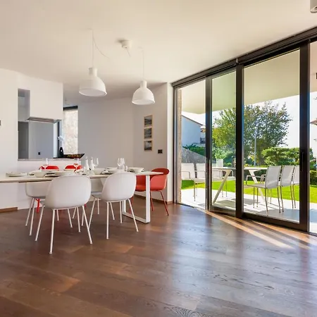 Appartement Family-friendly With Swimming Pool Vantacici, Krk - 19403