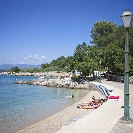 Seaside With A Swimming Pool Vantacici, Krk - 19403 Lejlighed Malinska